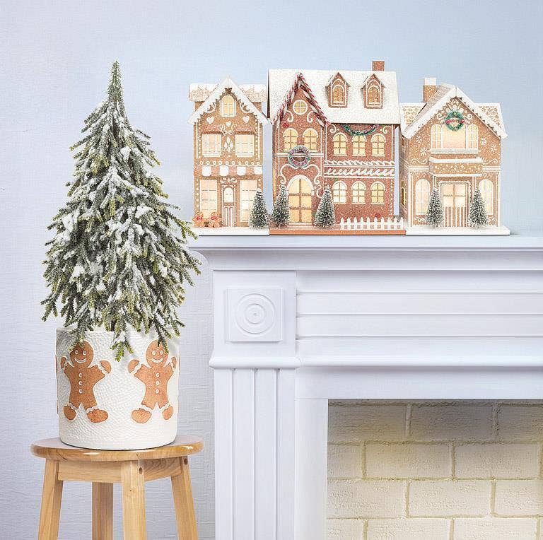 Medium LED Light Gingerbread House
